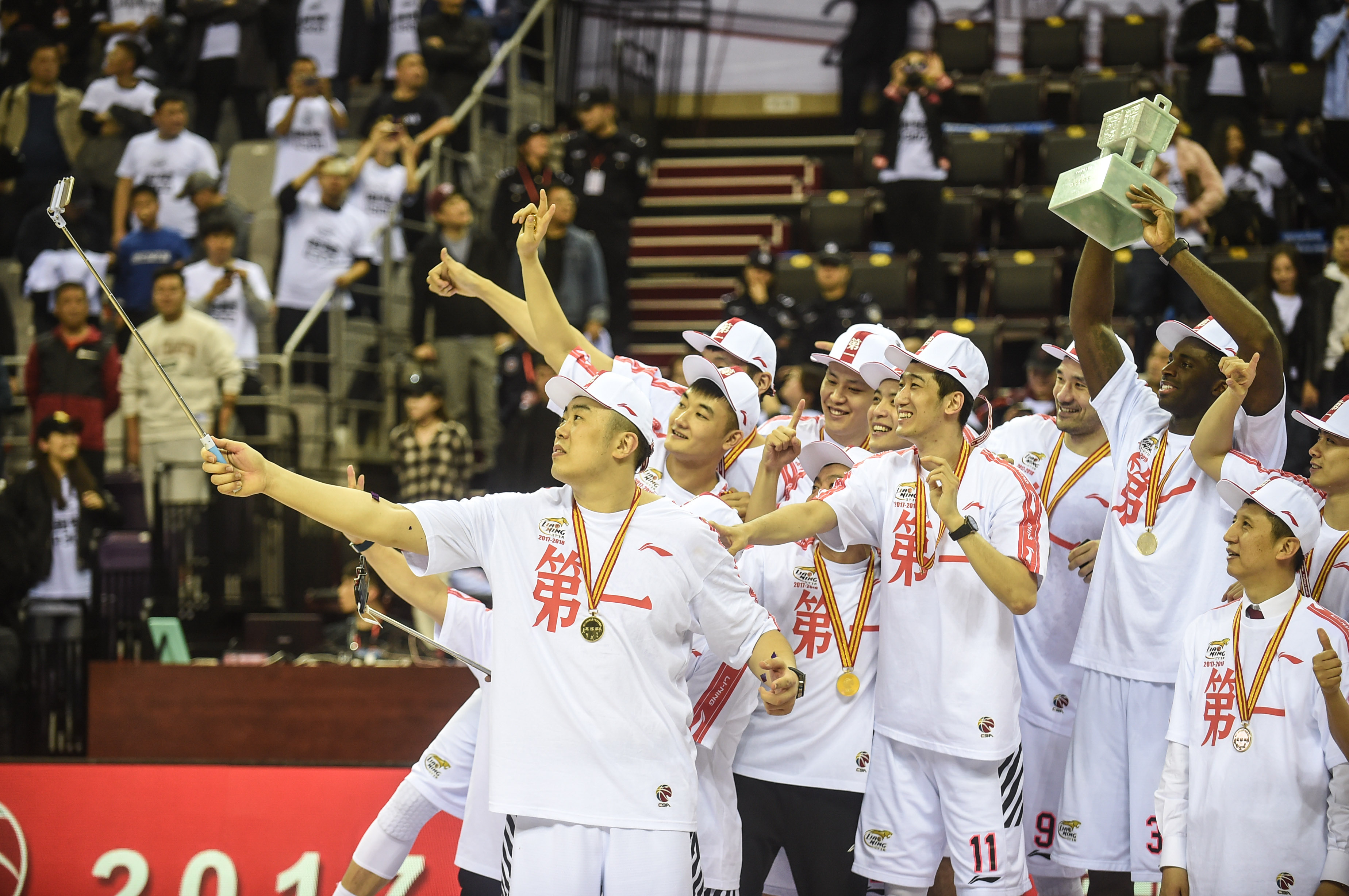 篮球——cba总决赛:辽宁本钢夺得总冠军(21)