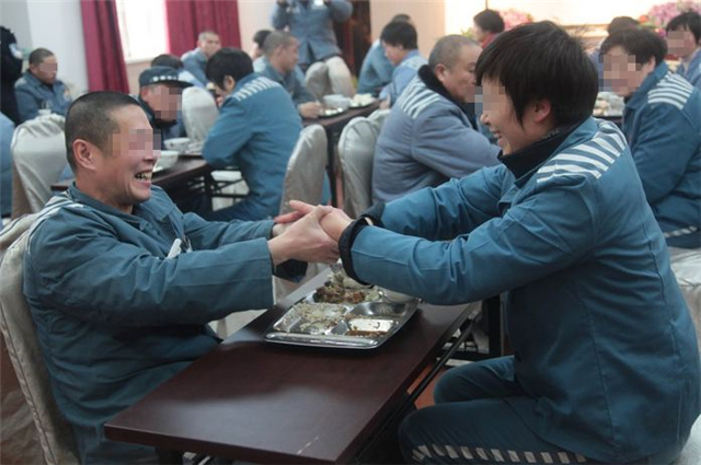 监狱犯的真实生活是什么样的?答案没你想的那么糟糕