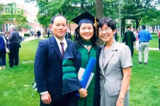 纪录片《含泪活着》:父母用十几年,让女儿跨越阶层,值吗?