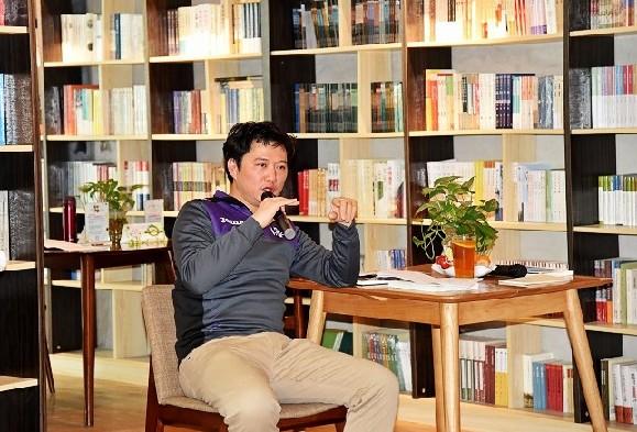 青年作家方磊受邀来兰开展读者见面会活动