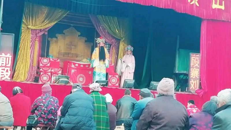 农村听戏，满满的回忆，可就是听不懂，有没有能听懂的？,文化历史,戏曲,好看视频