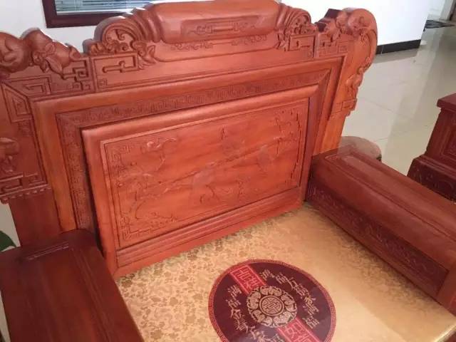 市场上又现一花梨——金车花梨,它是红木吗?