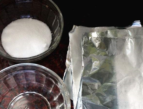 腌咸鸭蛋只放盐不对,掌握小技巧,鸭蛋起沙还流油,半个月就能吃