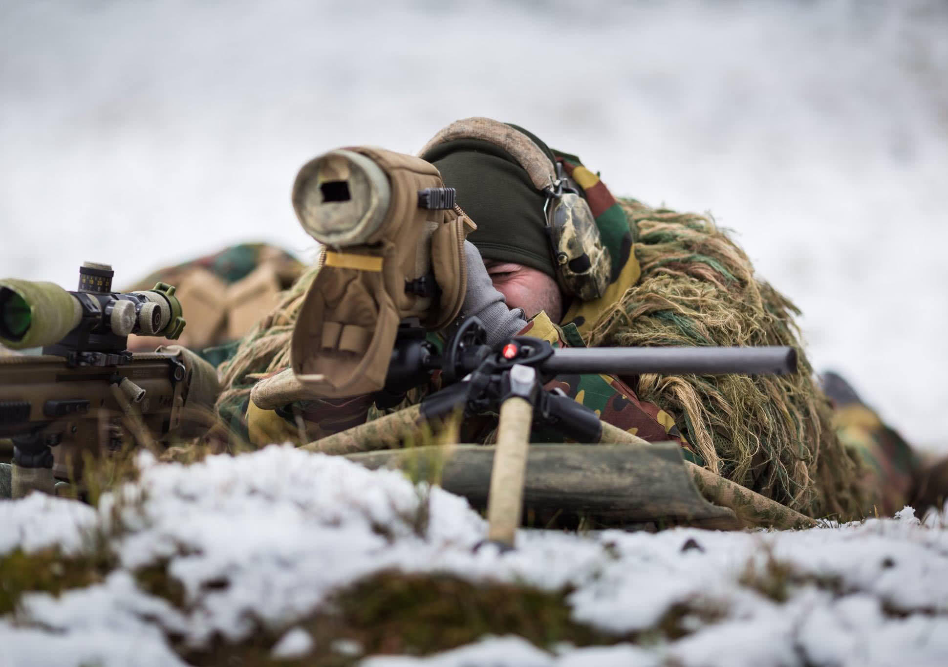 如果被狙击手瞄准,应该怎么逃跑?s型路线真的可取么?