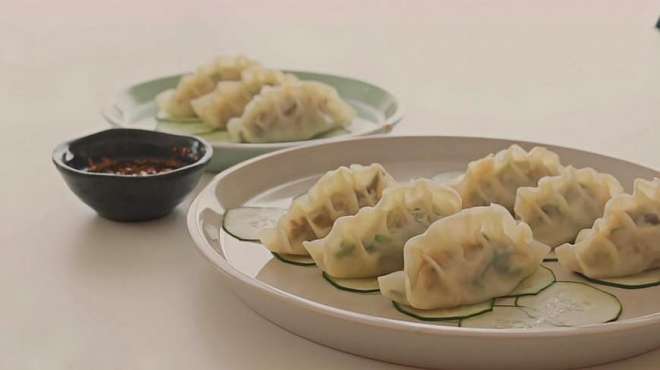 [图]超治愈美食教程：黄瓜蒸饺 Cucumber Dumplings