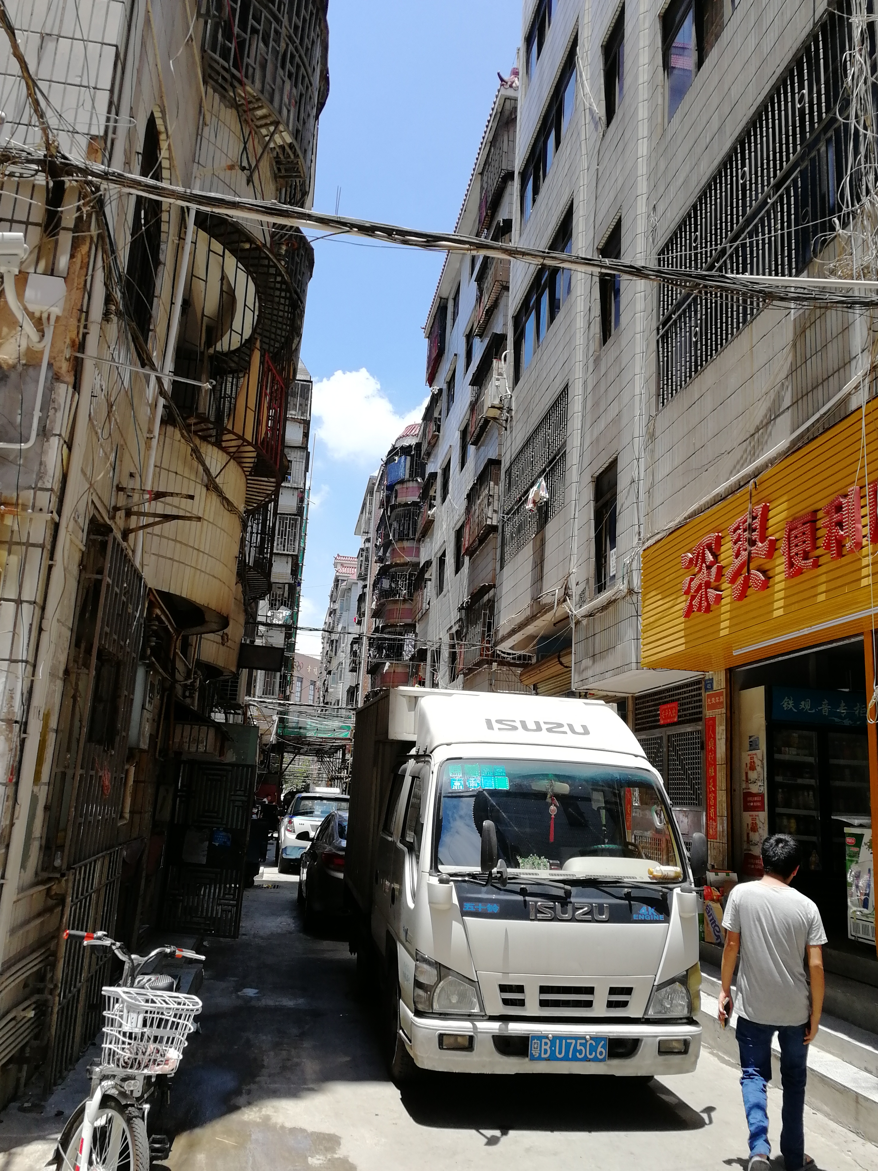 来深圳旅游,实拍龙华区三和村,外地打工者的天堂,你到过这里吗