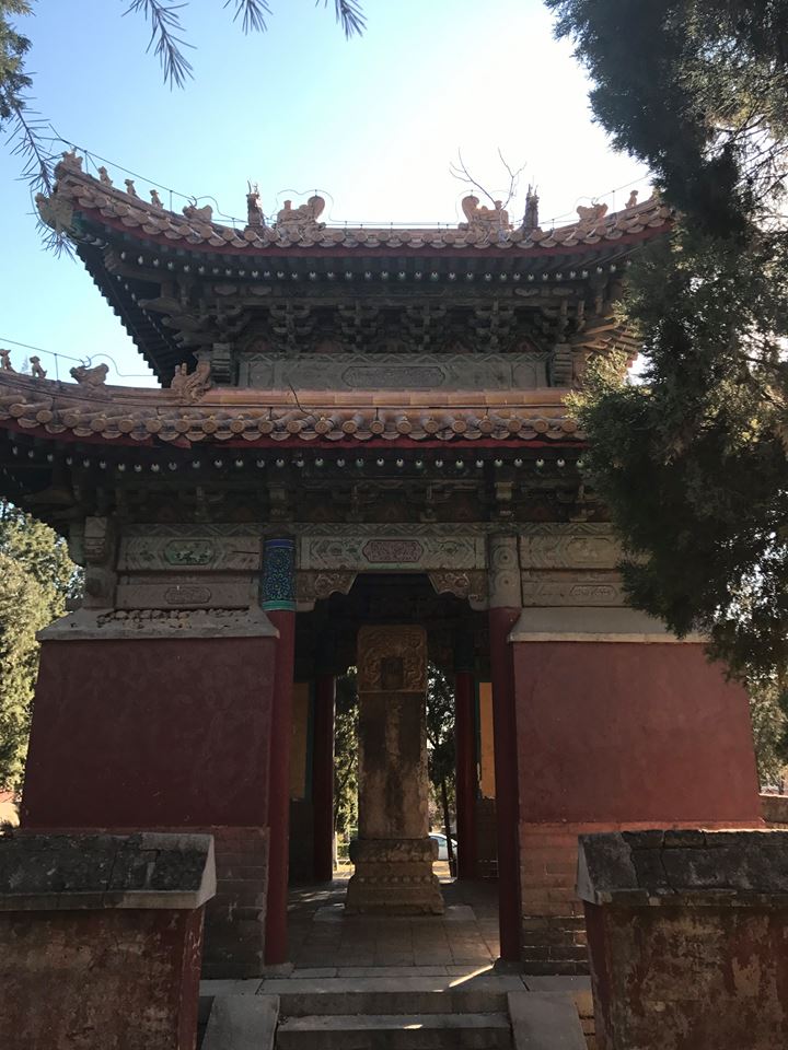 景泰陵,位于北京市海淀区玉泉山北麓的金山口,为明代宗朱祁钰的陵墓.