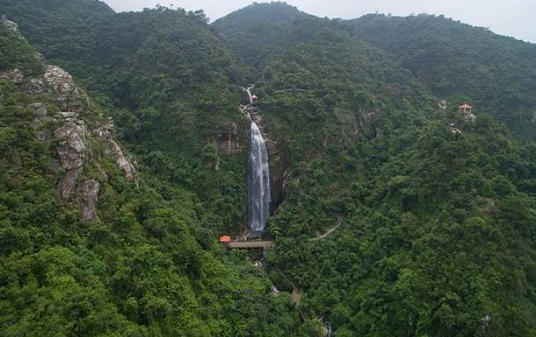 广东英德白水寨,瀑布水流团结,空气清新,真旅游胜地