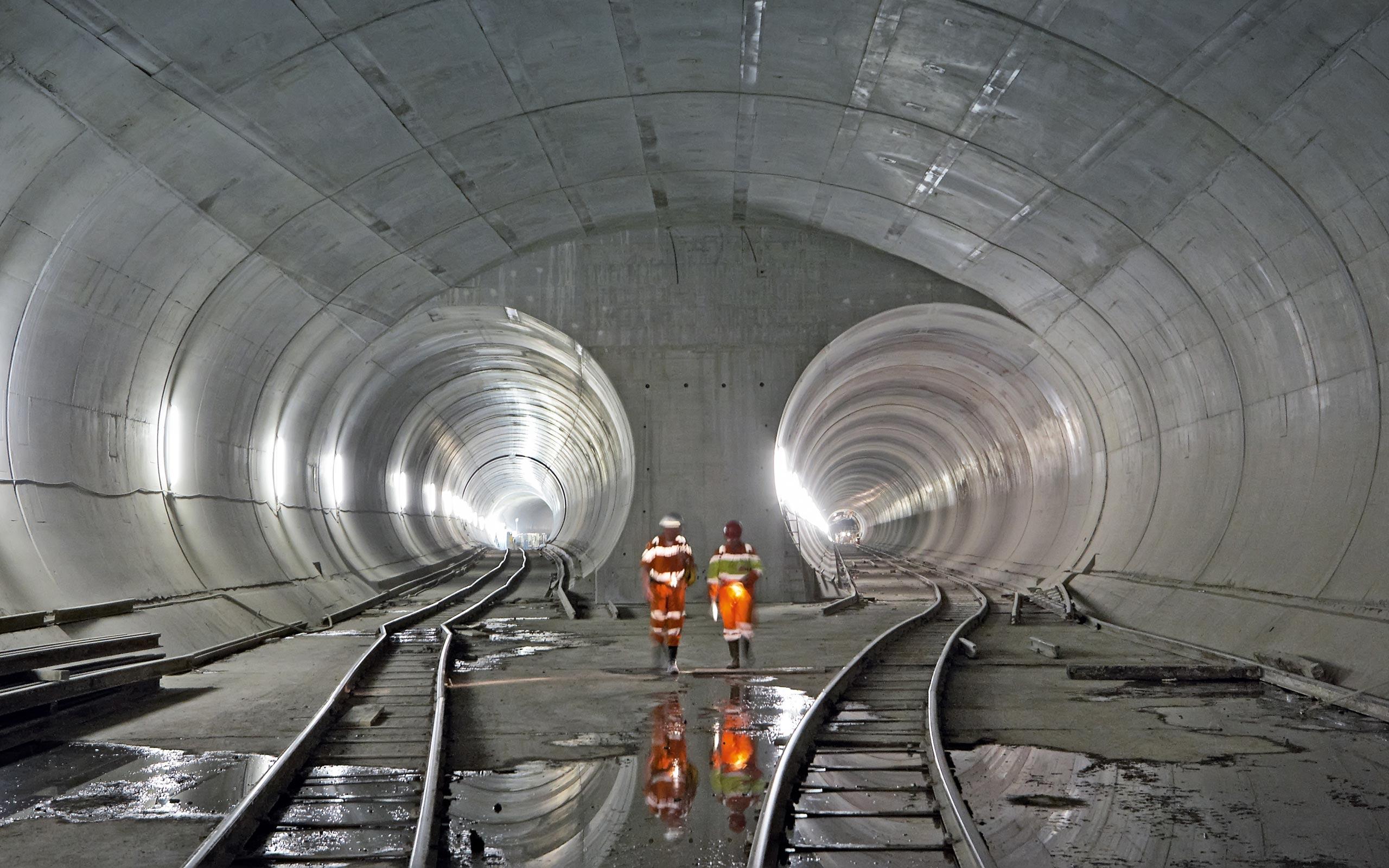 在圣哥达基线隧道的建设过程中,一共持续了17年时间,花费了120亿瑞士