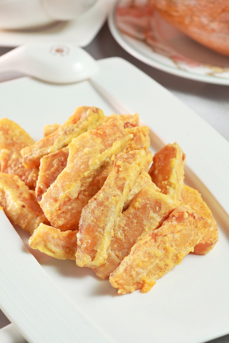 看着让人流口水滴咸蛋炸南瓜,轻松学会!