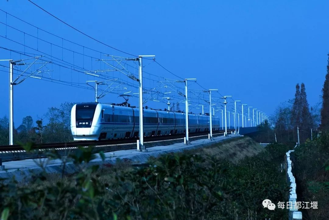 成灌快铁公交化|你关心的问题都在这里