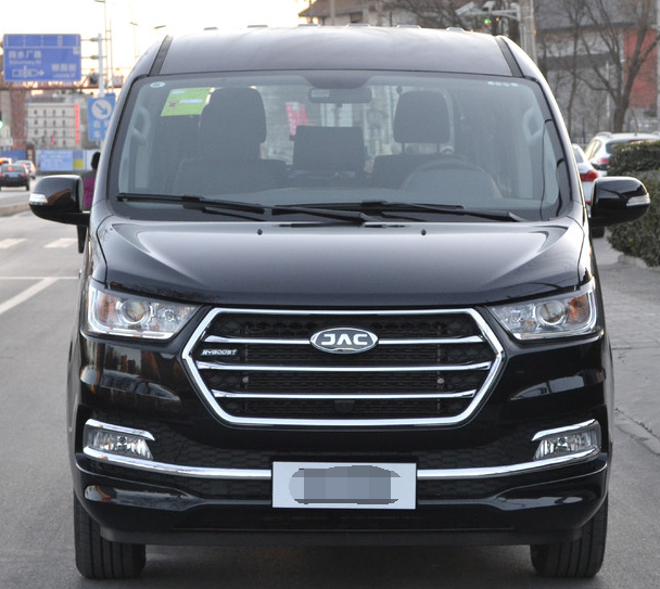 瑞风m4混动,看起来很豪华,日行灯很漂亮