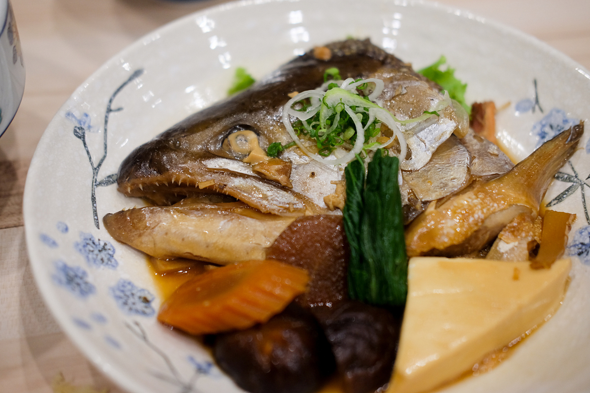 春笋步鱼:江南水乡的春日盛宴 #浙江旅游景点大全#    春风拂面,万物