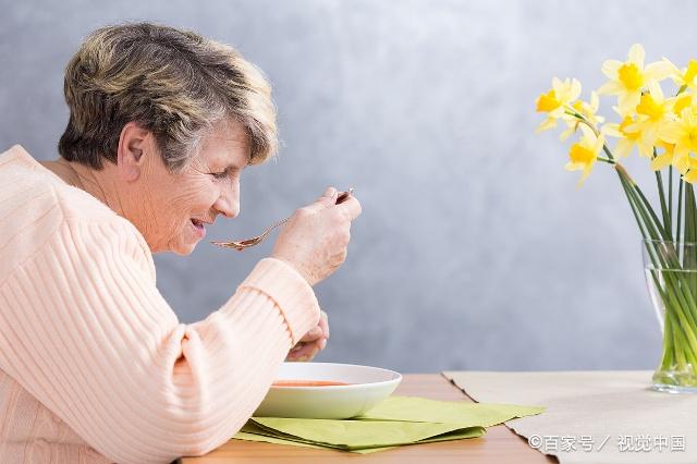 女人45歲到55歲,還能有這4個表現,恭喜你,你可能會很長壽