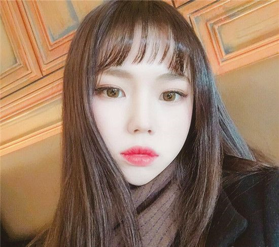女生空气刘海图片 依旧是那般清新与甜美