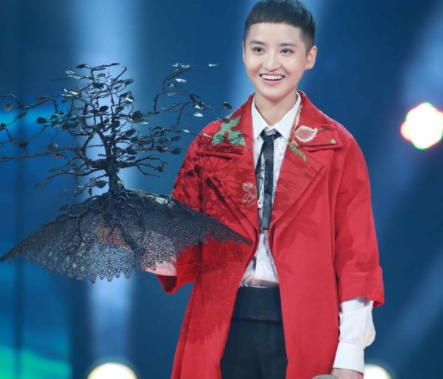 这才是高级炫富!香飘飘总裁女儿参加节目,称自己家里只有1种酒