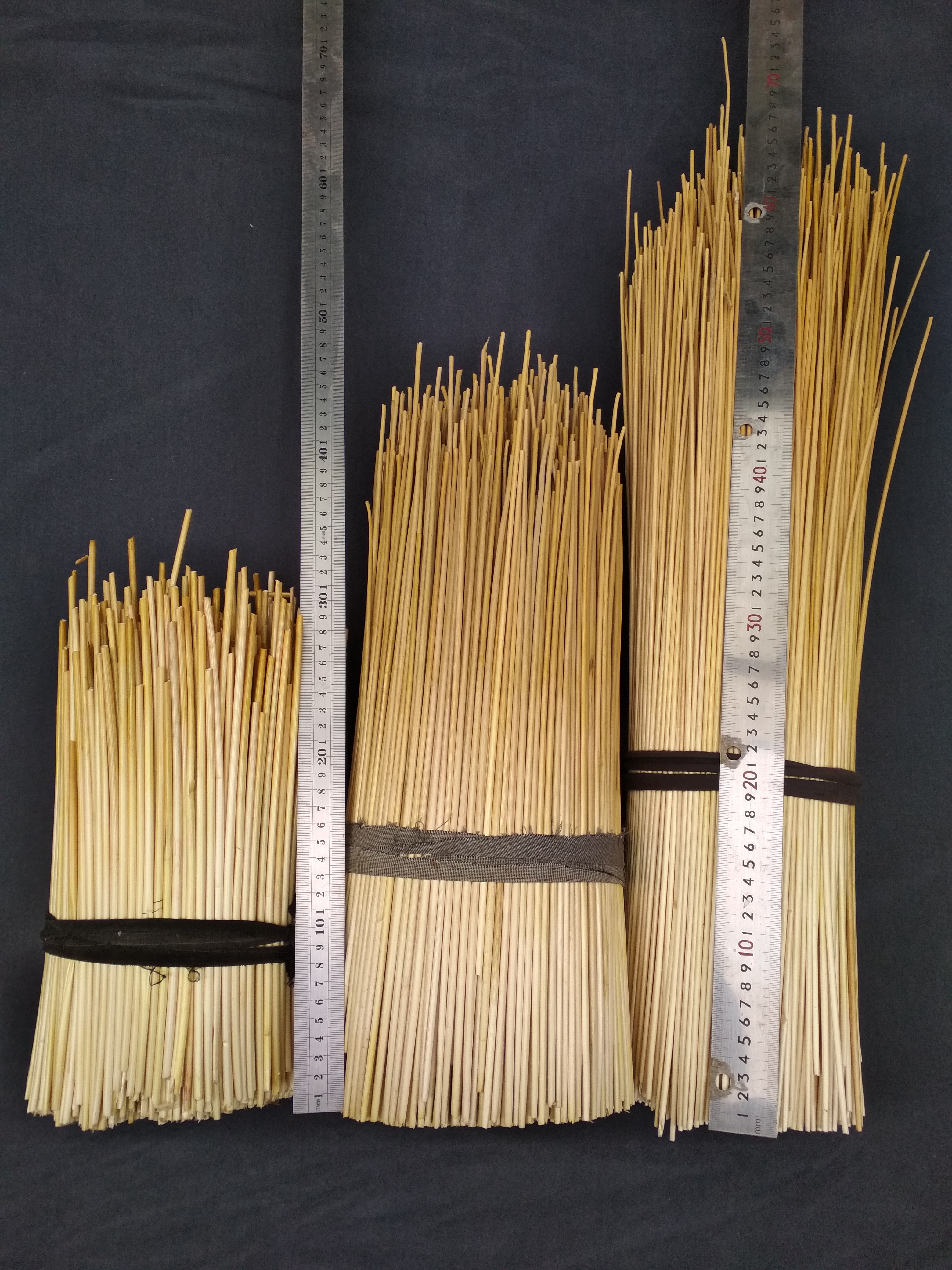 农村当柴烧的麦秸秆,卖到一毛钱一根,靠这个发了财,你家有吗?