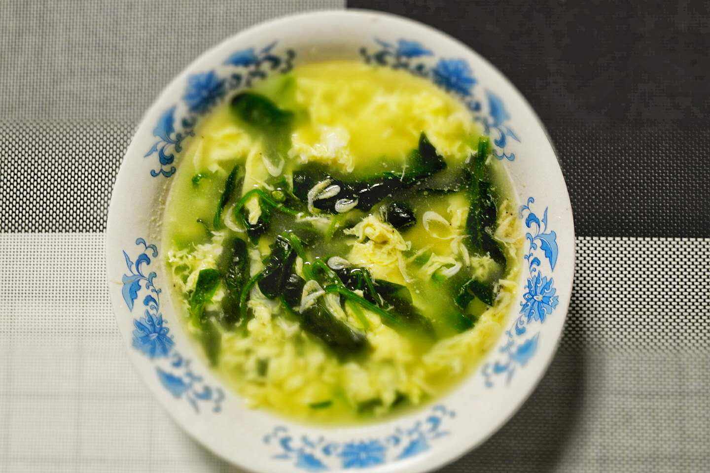 健康营养的菠菜蛋花汤,这么做清香可口 做法在这里!