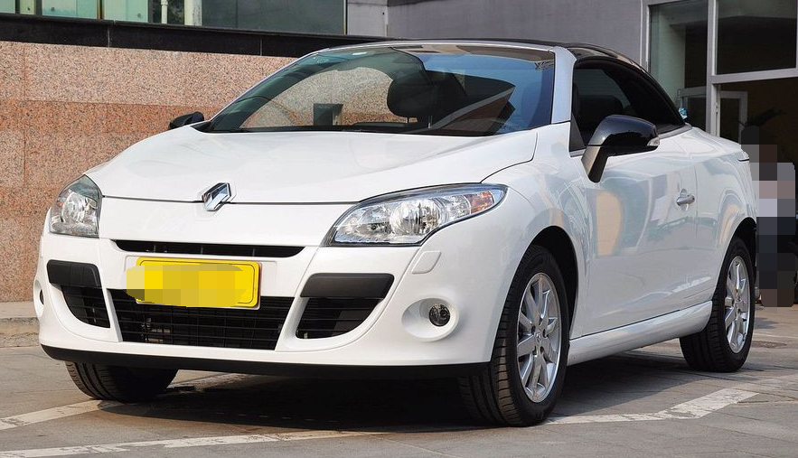 雷诺梅甘娜cc外观我认为很好,开在路上有信心,外观大气 厚重 还带点