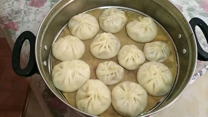 家庭版灌汤包,看看汤是怎么进到里面的,儿子吃撑了