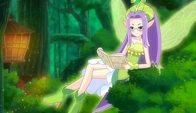 小花仙:露娜作为普普拉的大女儿,年龄有两千岁,当得起智慧女王