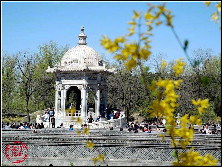 看了我的旅游照片,朋友惊呼我去的肯定是假圆明园,或者p的