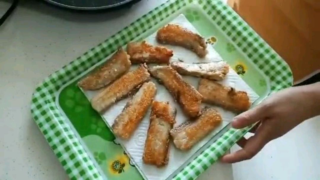 香煎带鱼电饼铛来做,简单快捷,外酥里嫩,少油少盐健康减肥首选