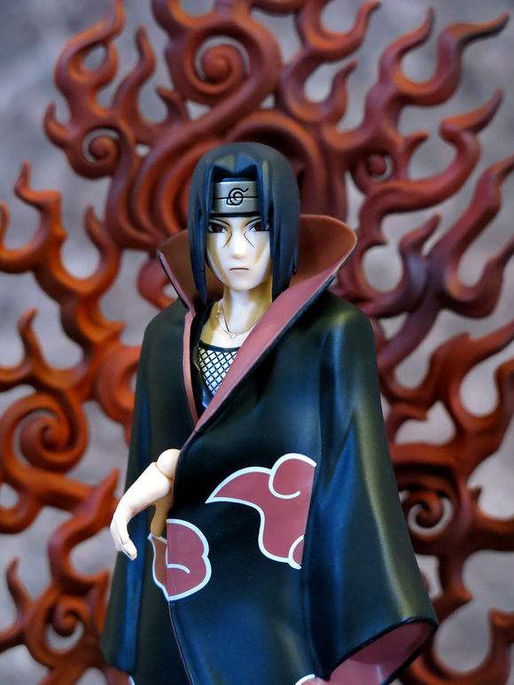 穿上祥云服的鼬神可以说是晓组织的颜值担当了,整个人都霸气侧漏,一手