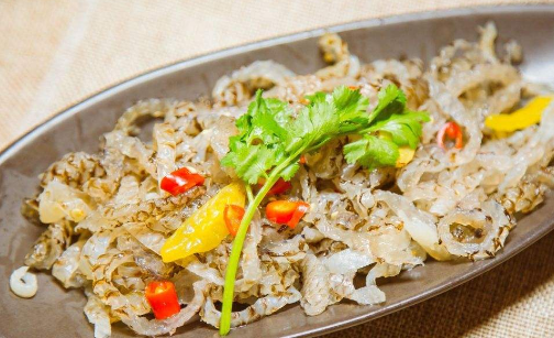 泡椒鱼皮:弹牙爽口又麻辣鲜香,你喜欢吗?