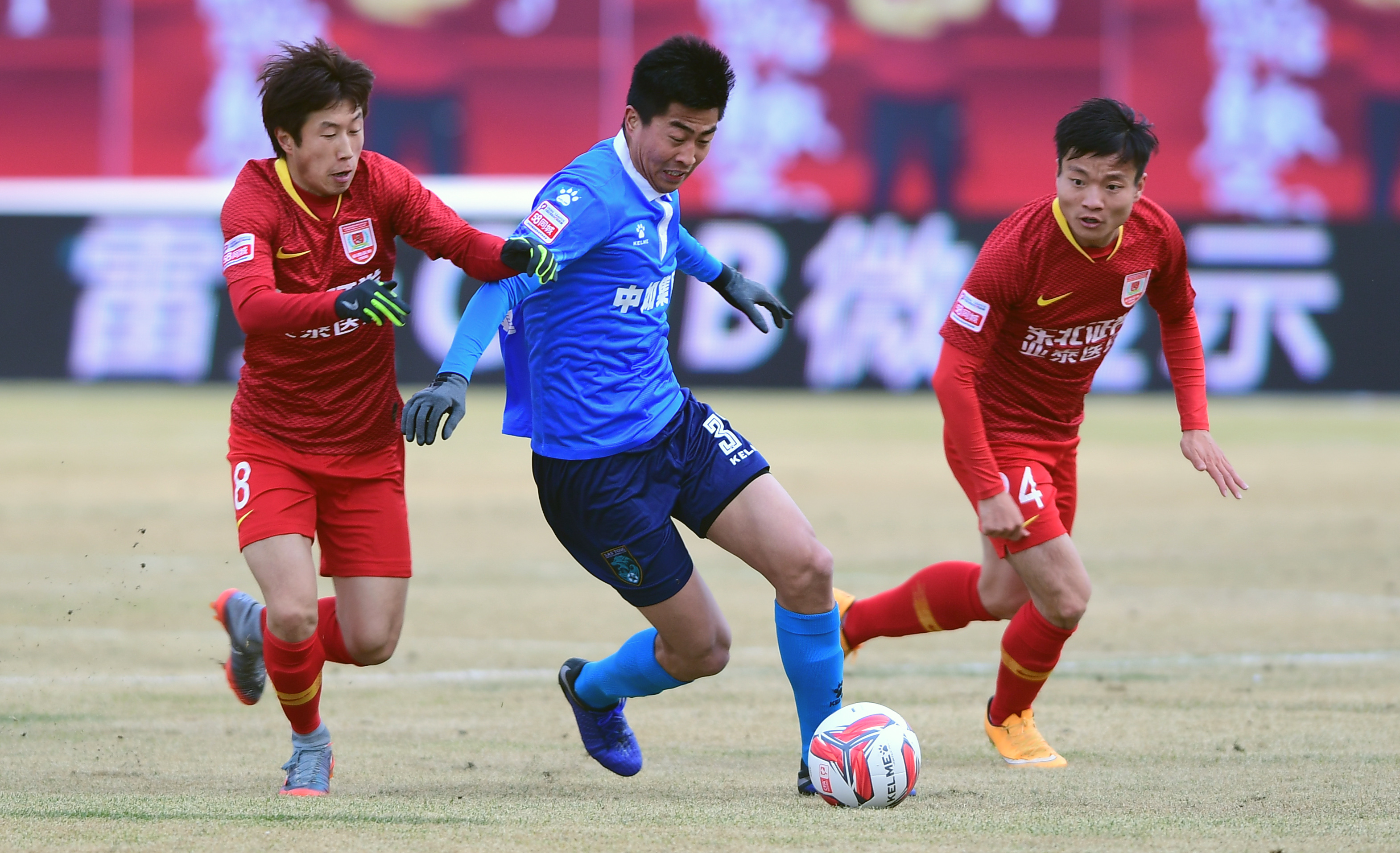 新华社照片,长春,2019年3月30日    (体育)(1)足球——中甲:长春亚泰