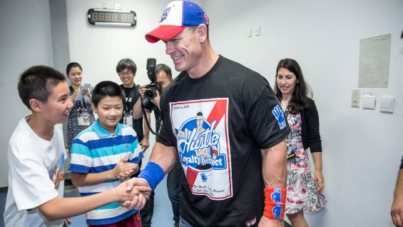 wwe选手约翰塞纳有多爱中国?用老干妈拌西餐,自学8年汉语