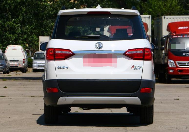 东风风光s370,拥有很炫酷的外形,运动感和科技感并存