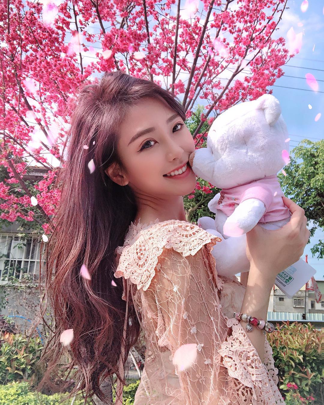 台湾美女网红主播 卡卡儿