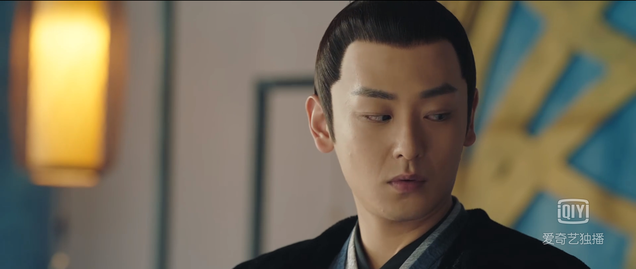 路招摇和厉尘澜甜蜜,顾晗光和沈千锦痛苦,他们情感经历都相似