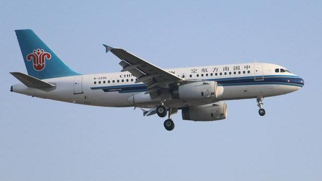 30大连周水子机场跑道冲突事件