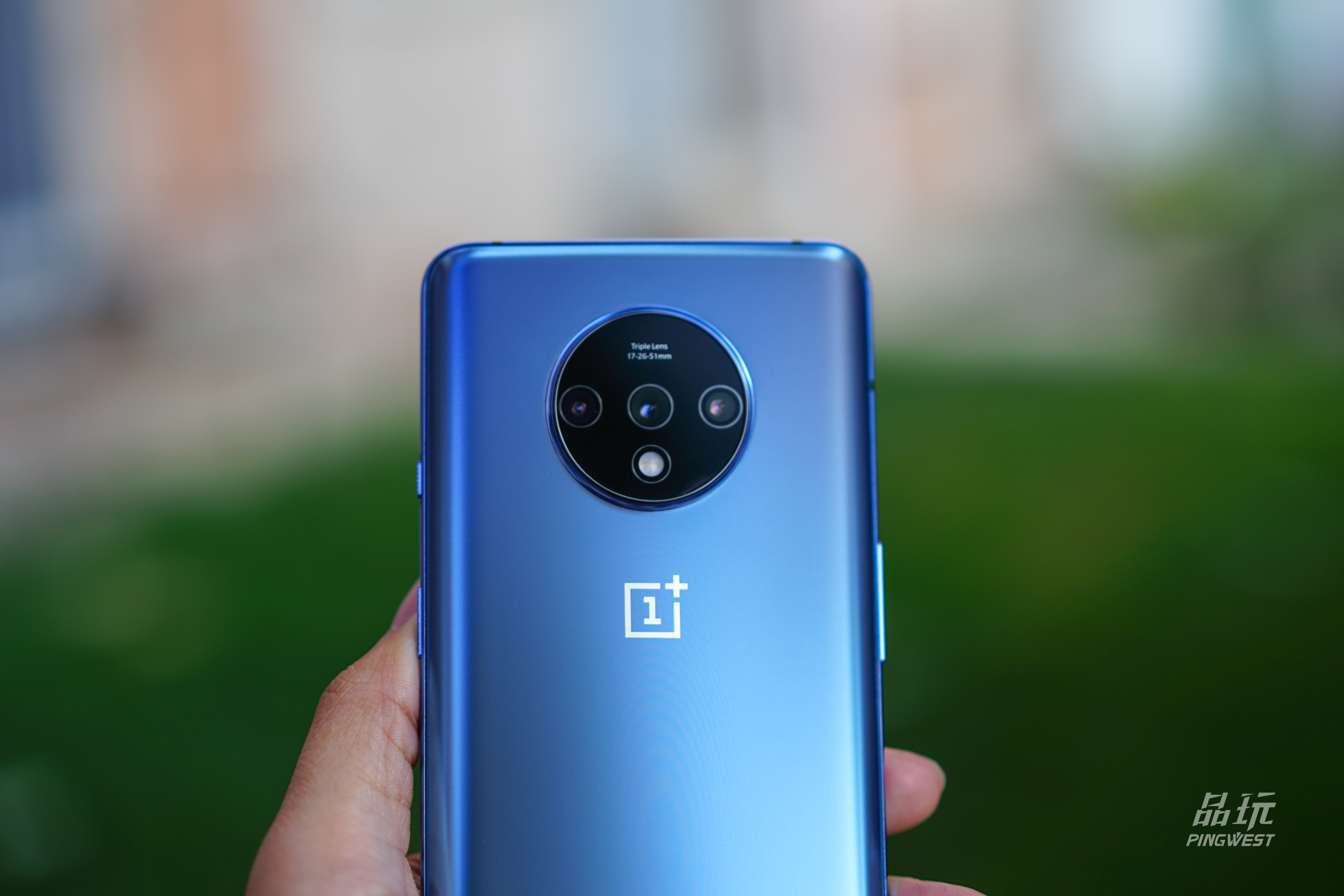 用全系 90hz 告别 60hz,一加7t 要做最精致的那一个