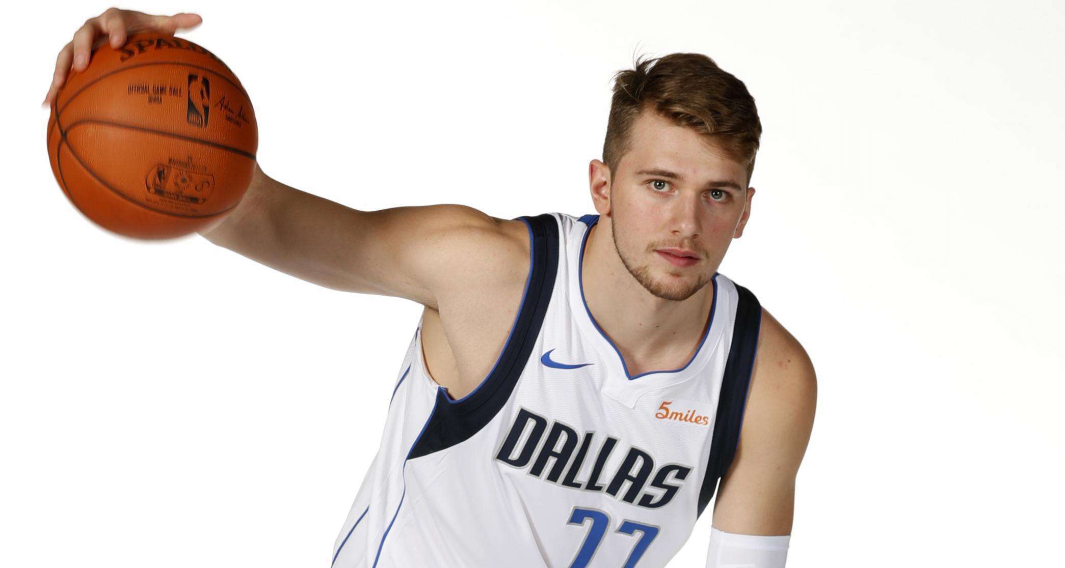 东契奇成为nba历史第二年轻"三双先生",却难掩这一尴尬!