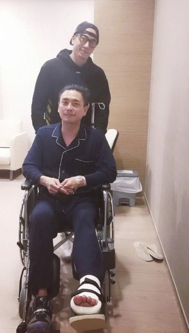 男神黄宗泽脚伤未愈丧练"天残腿:我的脚要更加努力