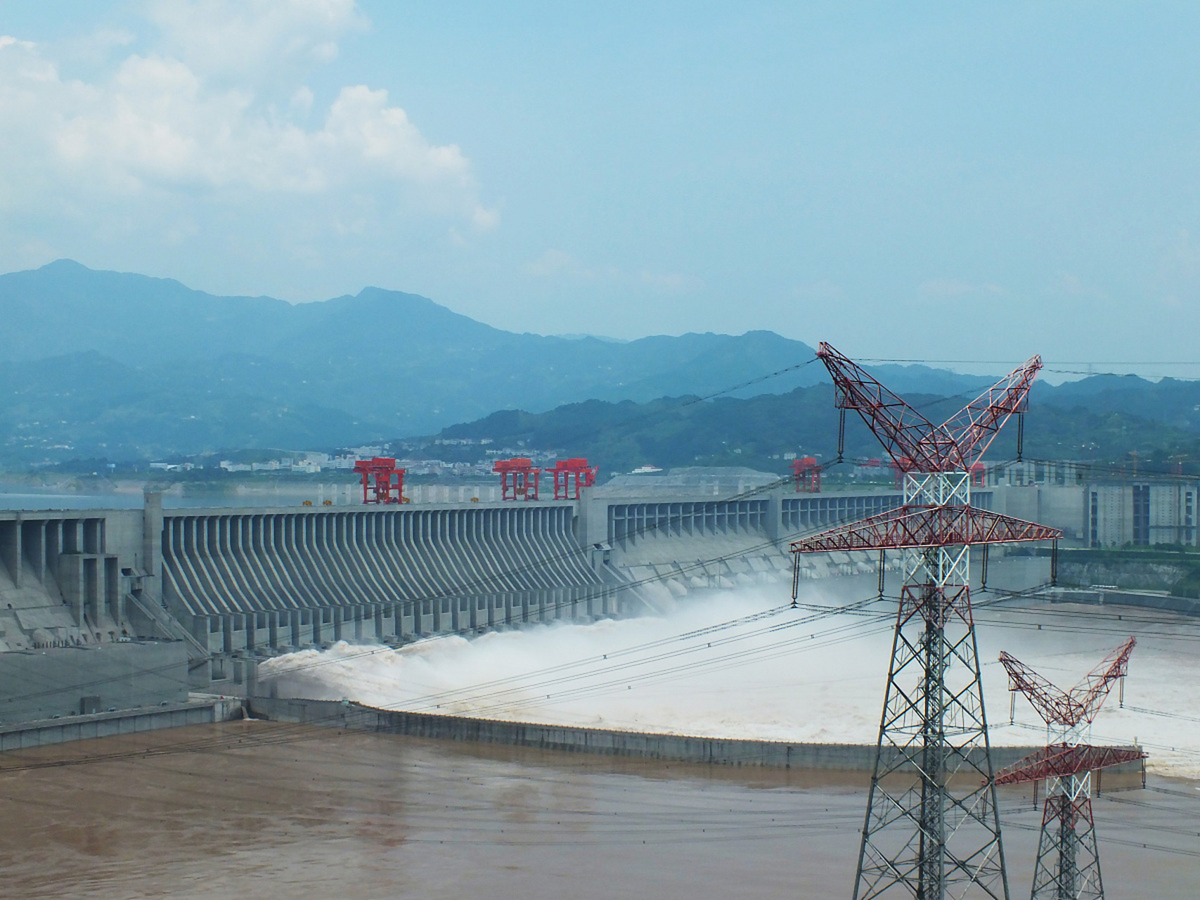 三峡水电站:2018年发电量1000亿度 2019年发电量968