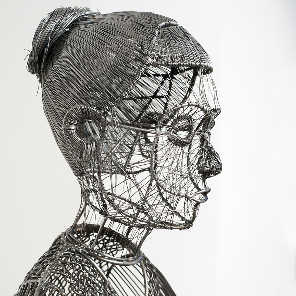 铁丝线条构成的雕塑