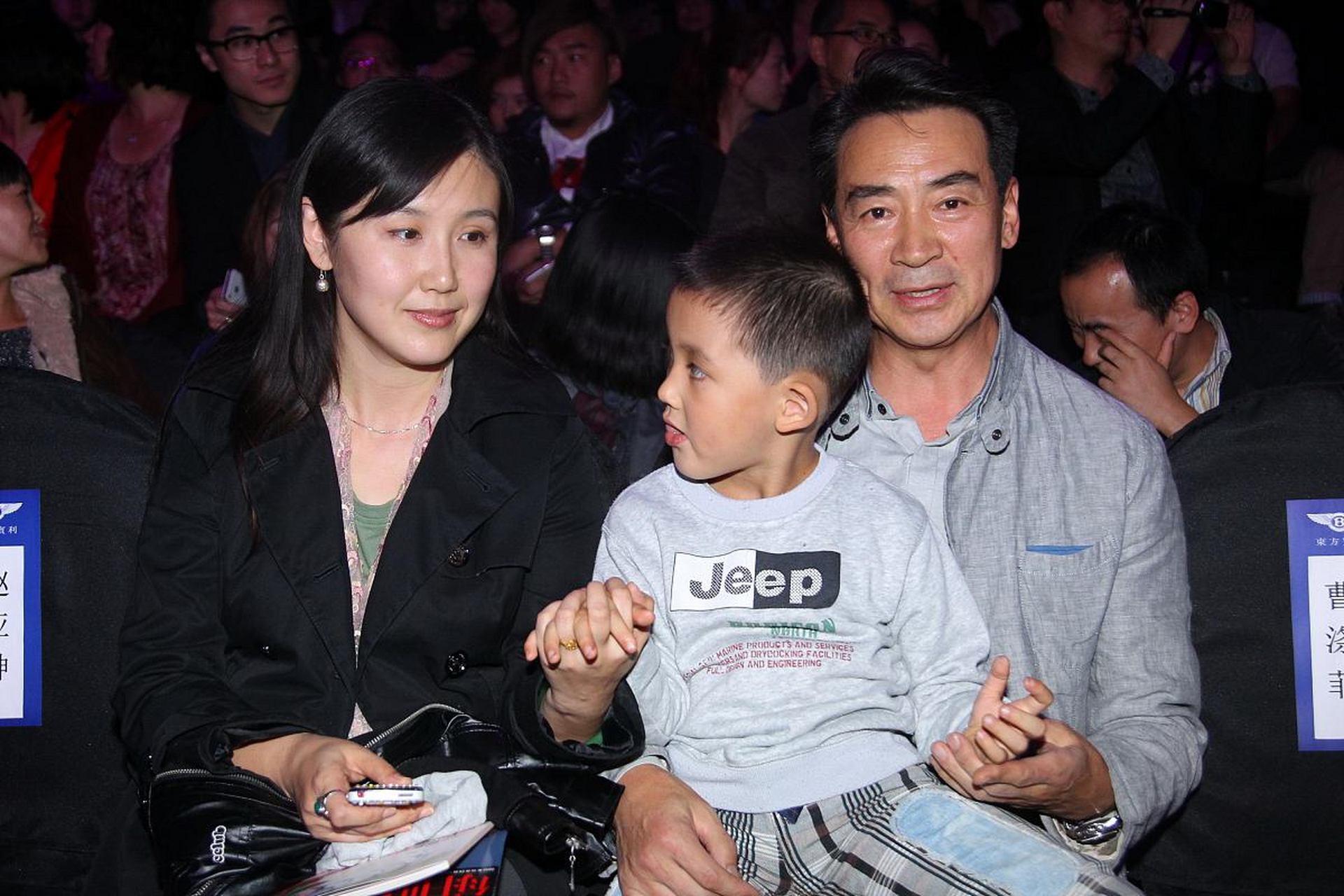 2003年,49岁的寇振海向演员李婷表白,李婷拒绝的说:寇老师,你比我大21