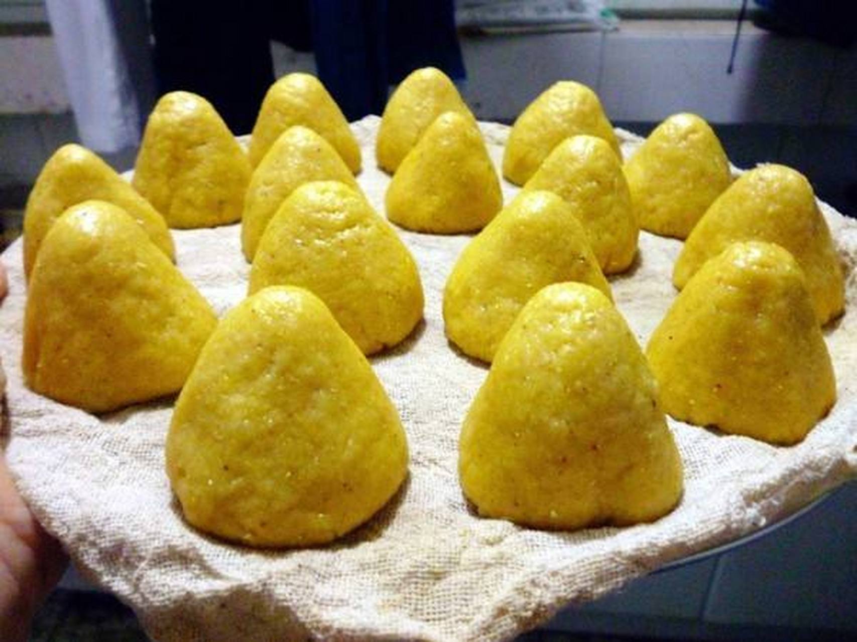 慈禧与窝窝头 北京市北海仿膳餐厅的小窝头,如今已是一道名点,每次端