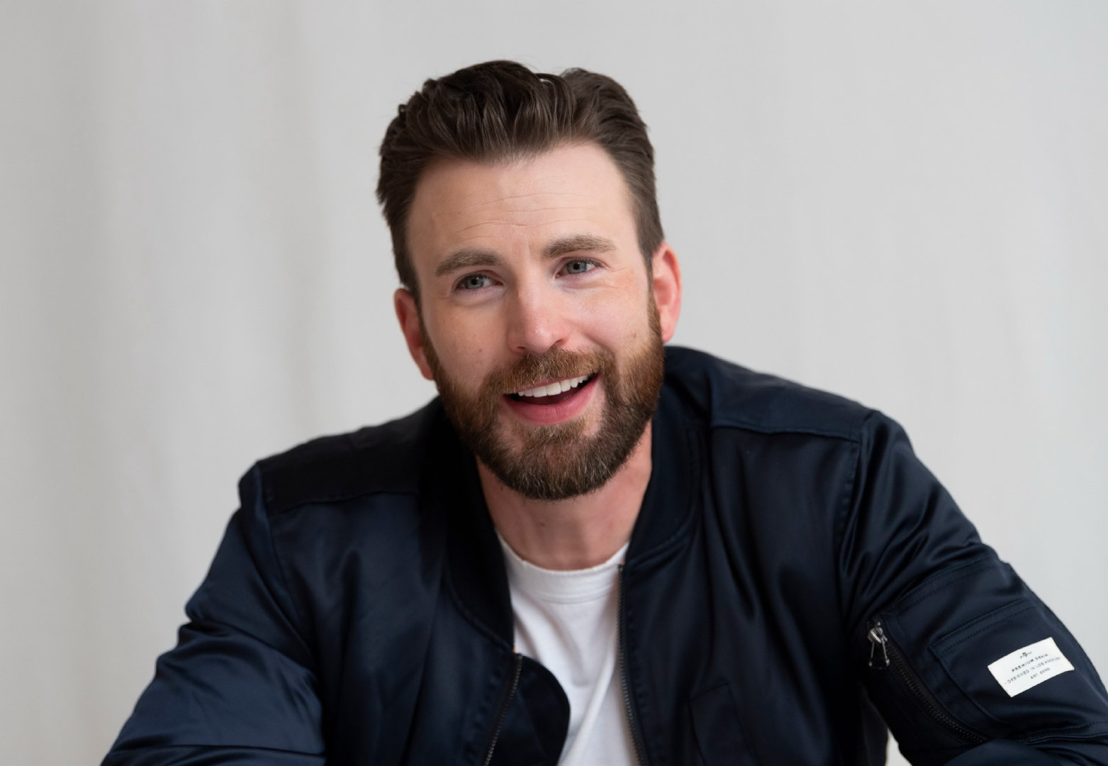 美队#chris evans#现身主演力作#电影利刃出鞘#最新photocall.