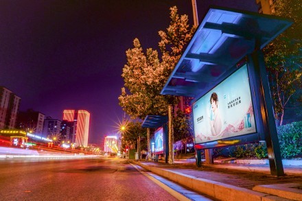 街头的相遇,就是美好vivo s5街头宣传海报亮相