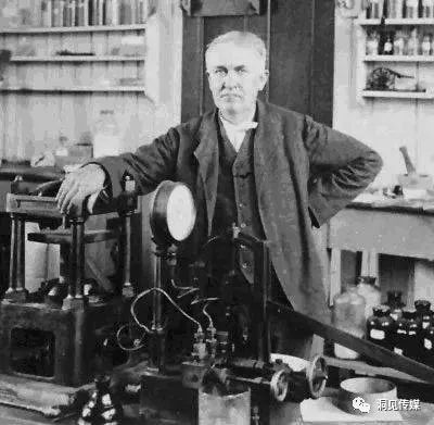 历史上的今天 | 人类历史上第一部电影《工厂大门》首映