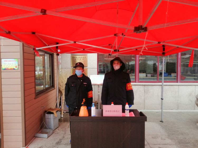 城阳战疫前线的"铁人"李军明:"我们不睡,群众才敢放心睡"