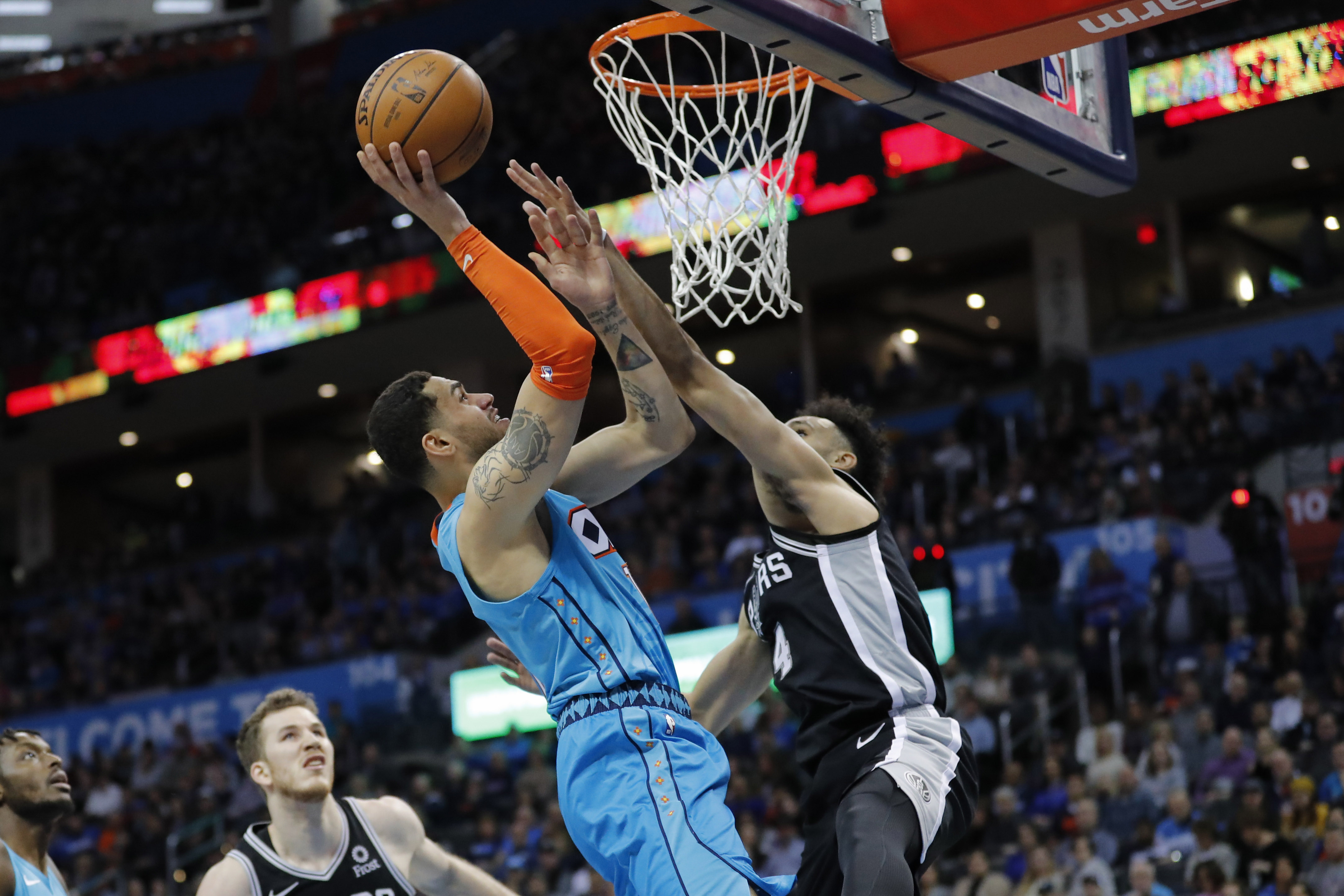 新华社照片,路透,2019年1月13日    (体育)(3)篮球——nba常规赛:雷霆