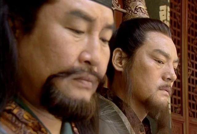 林平之找的靠山,岳不群左冷禅个个武功高强,却为什么都不靠谱?