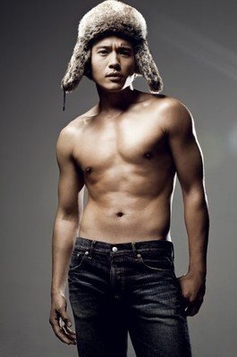 昔日高云翔也是健身达人,肌肉线条明显,帅气硬朗