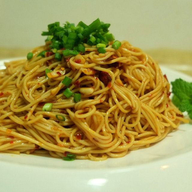 重庆凉面,简单几样主要调料就搞定,麻辣爽口一盘不够吃